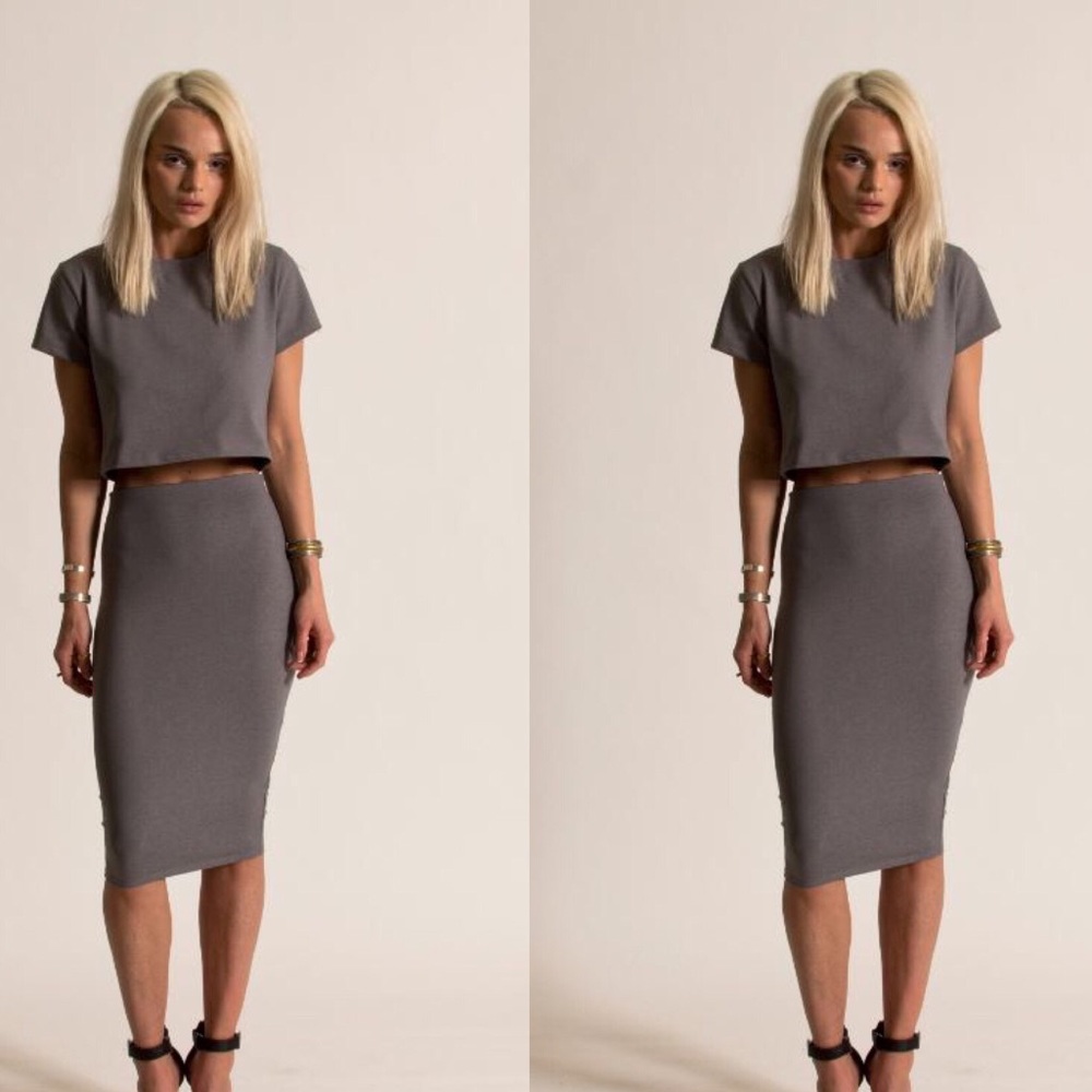 Donna Mizani Midi Skirt In Grey